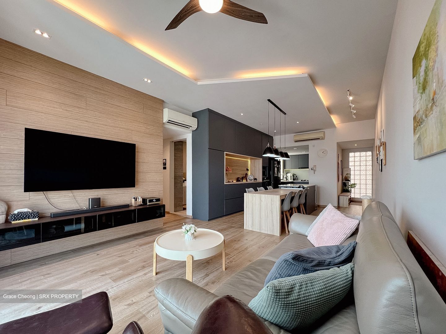 Simsville (D14), Condominium #585020351